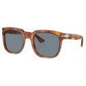 Persol - PO3323S - Terra di Siena / Azzurro - Occhiali da Sole - Persol Eyewear