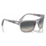 Persol - PO3342S - Grigio Trasparente / Grigio Chiaro Sfumato Grigio Scuro - Occhiali da Sole - Persol Eyewear