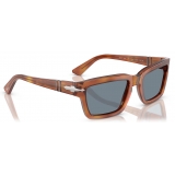 Persol - PO3363S - Terra di Siena / Blu - Occhiali da Sole - Persol Eyewear