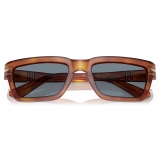 Persol - PO3363S - Terra di Siena / Blu - Occhiali da Sole - Persol Eyewear