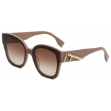 Fendi - Fendi First - Occhiali da Sole Squadrata - Marrone - Occhiali da Sole - Fendi Eyewear