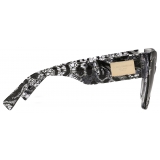 Dolce & Gabbana - Occhiale da Sole DG Logo Plaque - Pizzo Nero Grigio Sfumato - Dolce & Gabbana Eyewear