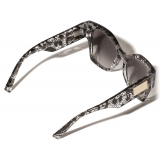 Dolce & Gabbana - Occhiale da Sole DG Logo Plaque - Pizzo Nero Grigio Sfumato - Dolce & Gabbana Eyewear