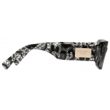 Dolce & Gabbana - Occhiale da Sole DG Plaque - Pizzo Nero Grigio - Dolce & Gabbana Eyewear