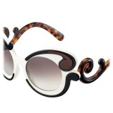 Prada - Prada Minimal Baroque - Occhiali Rotondi Tartaruga Caramel Fuoco - Prada Collection - Occhiali da Sole - Prada Eyewear