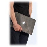 Woodcessories - Real Stone MacBook Cover - Volcano Black - MacBook 15 Pro Touchbar - Eco Skin Stone - Apple Logo
