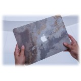 Woodcessories - MacBook Cover in Vera Pietra - Camo Gray - MacBook 15 Pro Retina - Eco Skin Stone - Apple Logo