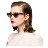 Miu Miu - Occhiali Miu Miu con Logo - Cat Eye - Grigio Havana Sfumato - Occhiali da Sole - Miu Miu Eyewear