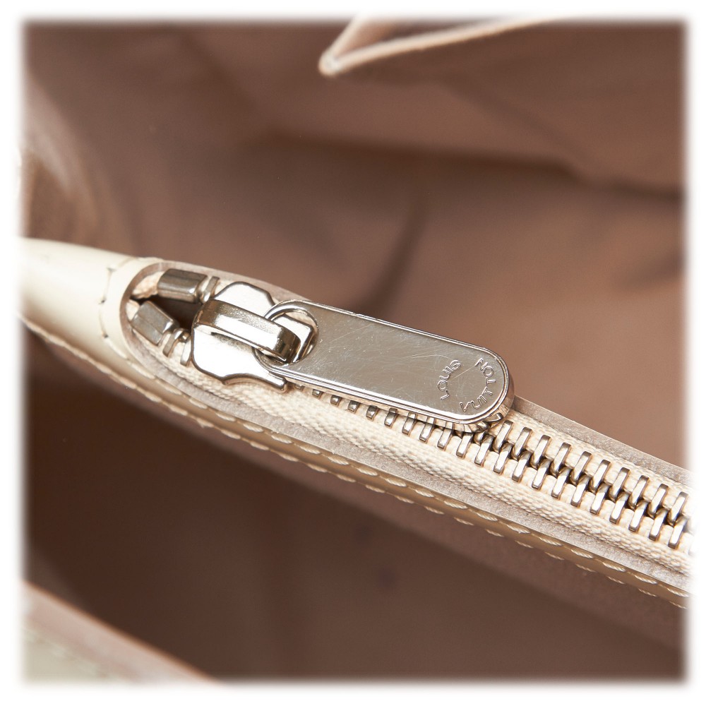 Louis Vuitton White Epi Passy PM Leather ref.368709 - Joli Closet