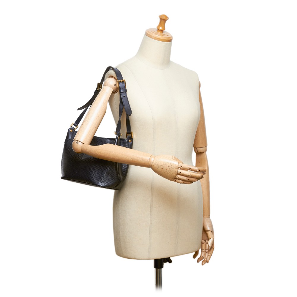 Louis Vuitton Mandarin Epi Leather Sac Plat PM, Luxury, Bags & Wallets on  Carousell