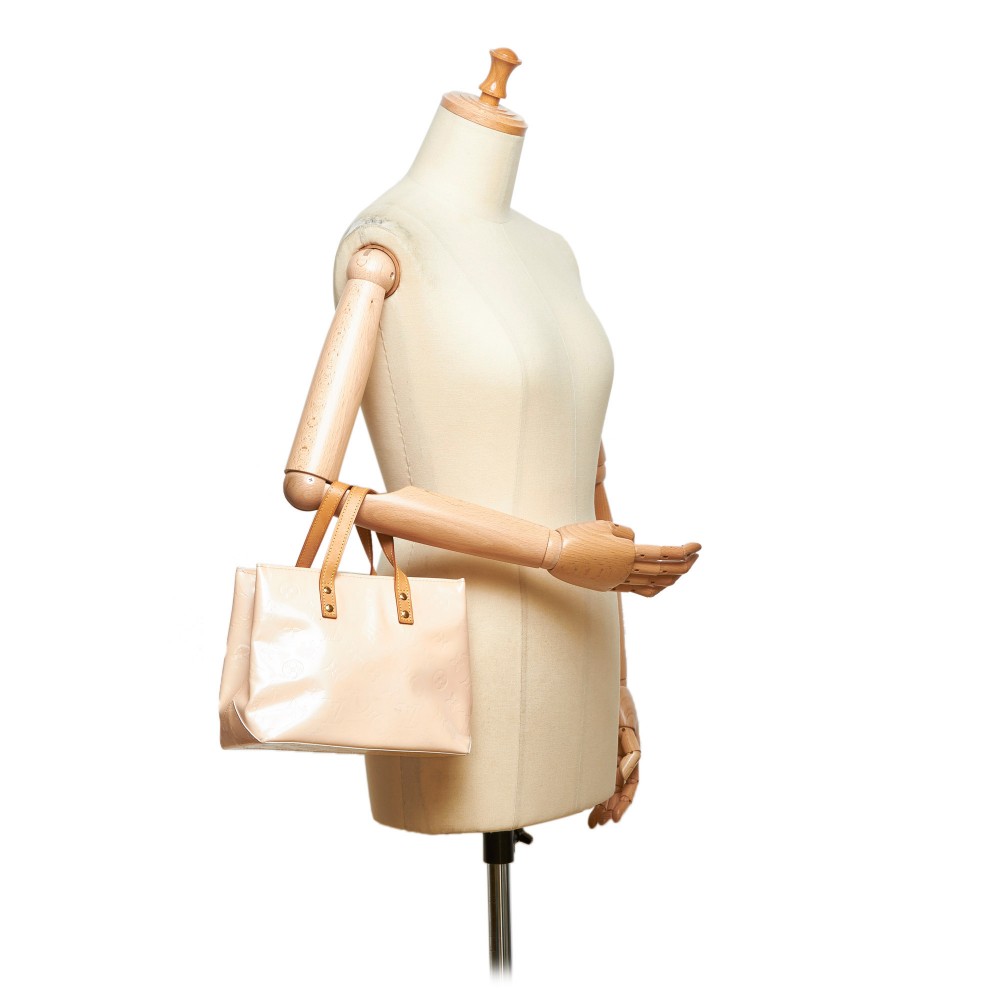 Louis Vuitton Reade Shoulder Bag PM Beige Leather Monogram Vernis