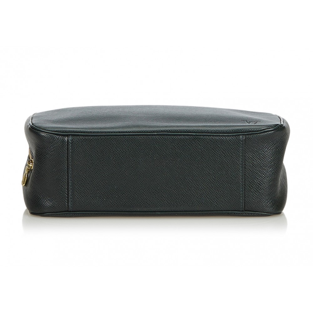 Louis Vuitton Taiga Parana Toiletry Bag 26 Black Leather Cloth Cloth  ref.104849 - Joli Closet