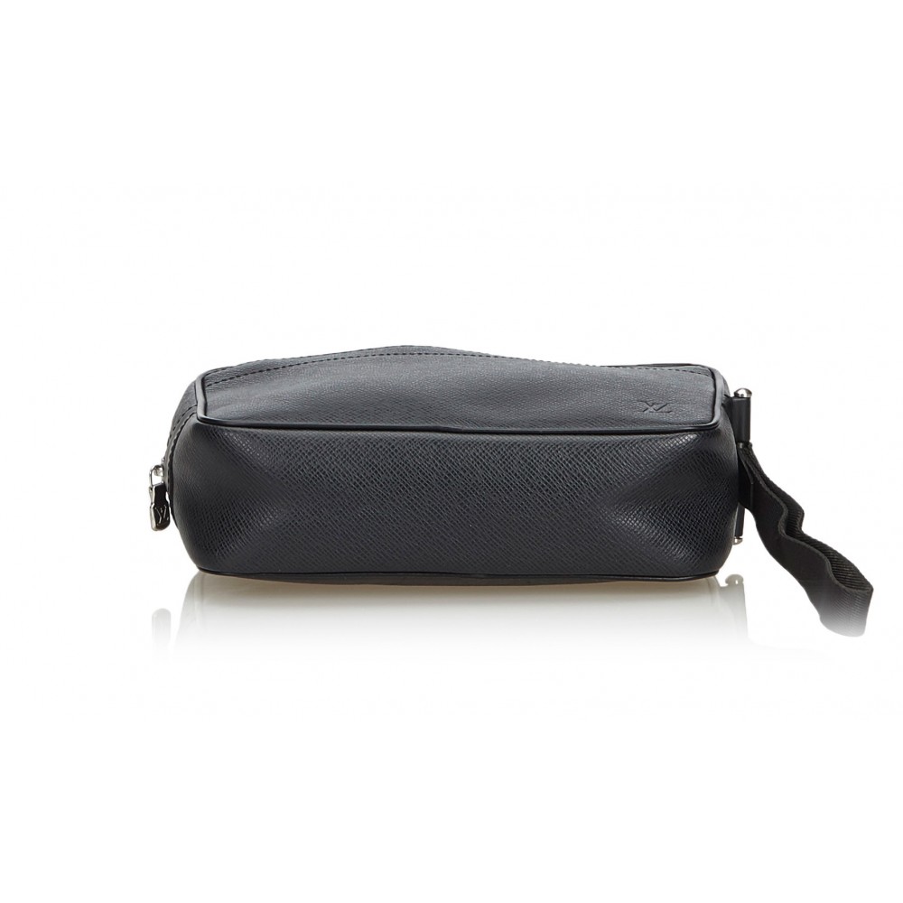Louis Vuitton Taiga Kaluga Clutch Bag (SHG-26940) – LuxeDH