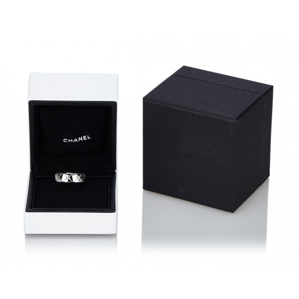 Chanel genuine Pair Ring Jewelry box case Outer box Booklet Color White  D0326013