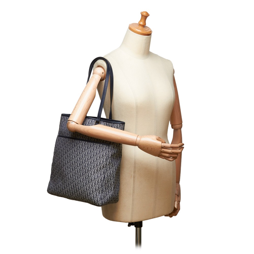 Vintage Dior handbag in the classic Dior-Oblique canvas Navy For Sale at  1stDibs