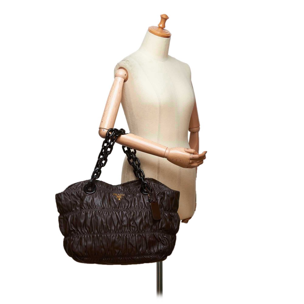 Fad Or Cult Classic: Prada's Galleria Tote - BagAddicts Anonymous