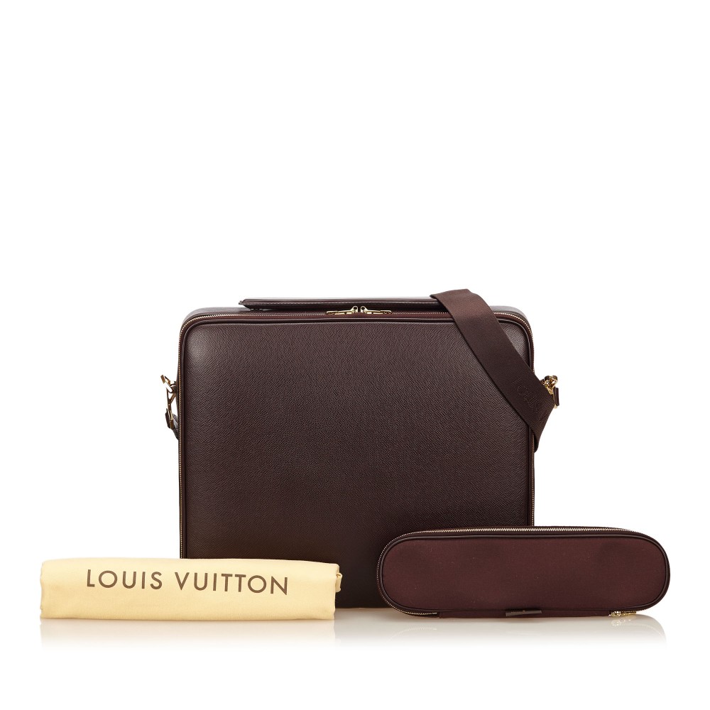 Louis Vuitton 1994 Vintage Print Ad Advertisement: Taiga Leather Bags