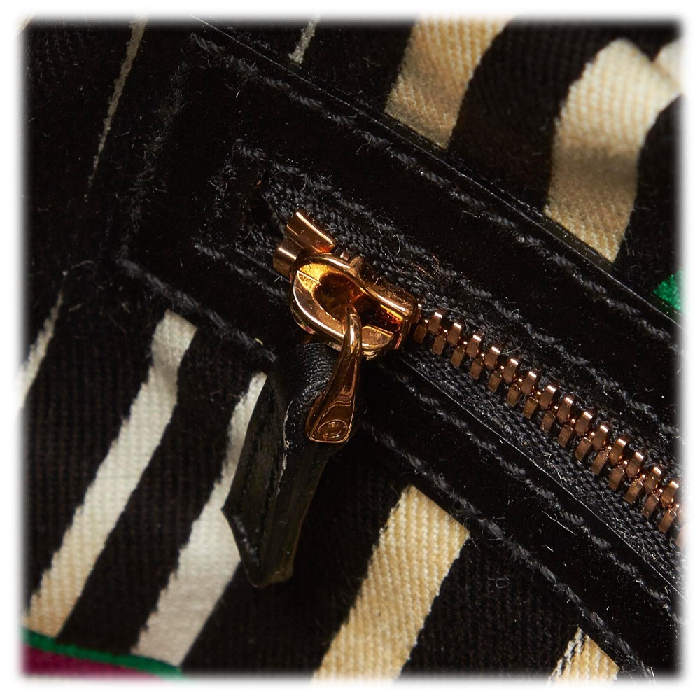 Gucci Neutrals Patent Leather Wave Flap Bag