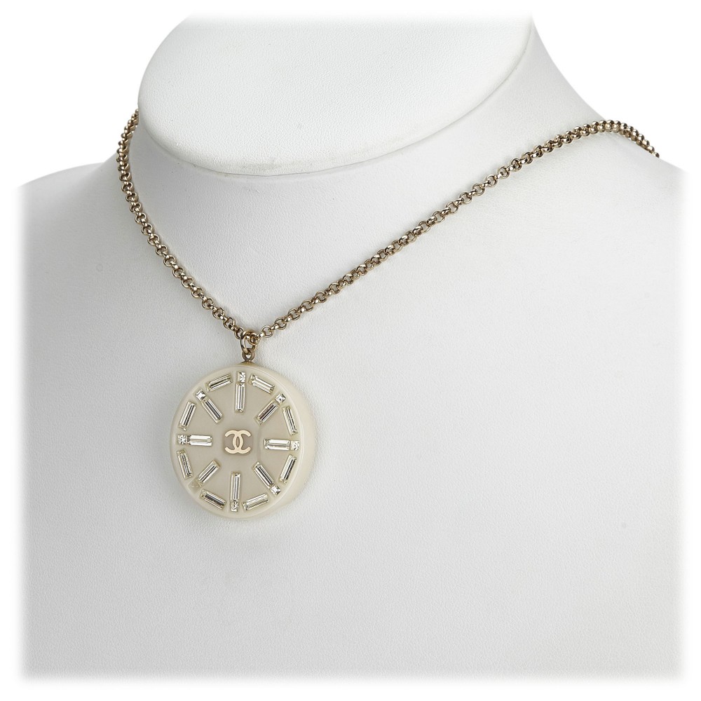 Chanel Vintage - Round Pendant Necklace - Silver - Necklace Chanel