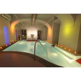 Spa Suite with Bubbles - Unique and Romantic Wellness Experience