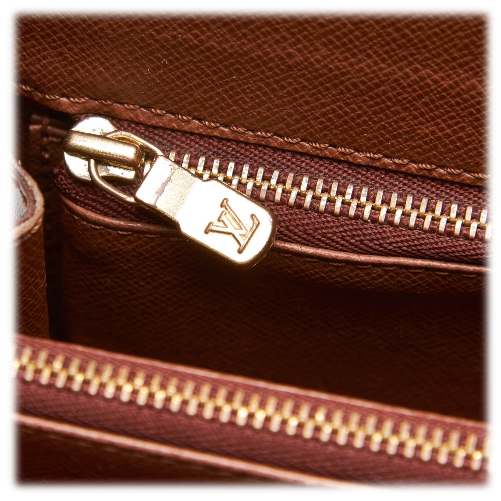 Concorde cloth handbag Louis Vuitton Brown in Cloth - 12890546