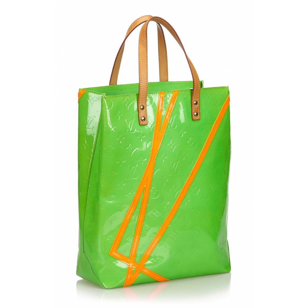 Louis Vuitton, a green Vernis handbag, 2004. - Bukowskis