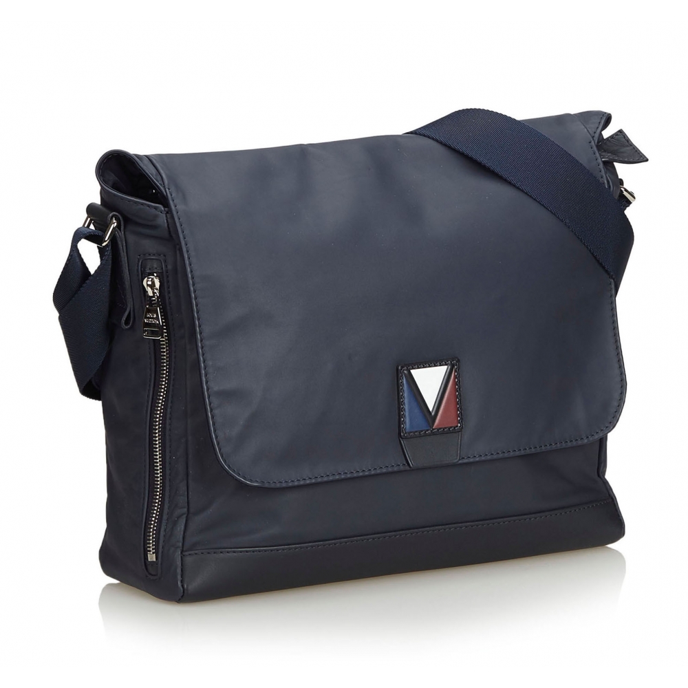 Shop Louis Vuitton Unisex Leather Crossbody Bag Messenger