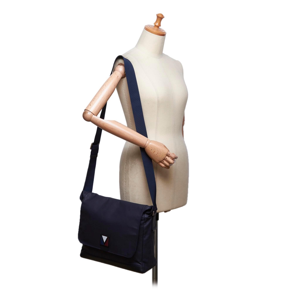 Louis Vuitton Vintage - V Line Messenger Bag - Grey - Fabric and Leather Handbag - Luxury High ...