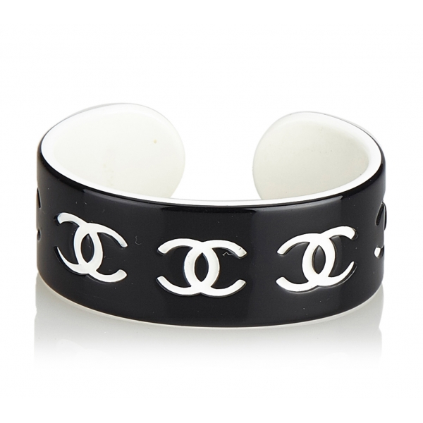Chanel Vintage - CC Resin Bangle - Black White - Chanel Bracelet ...