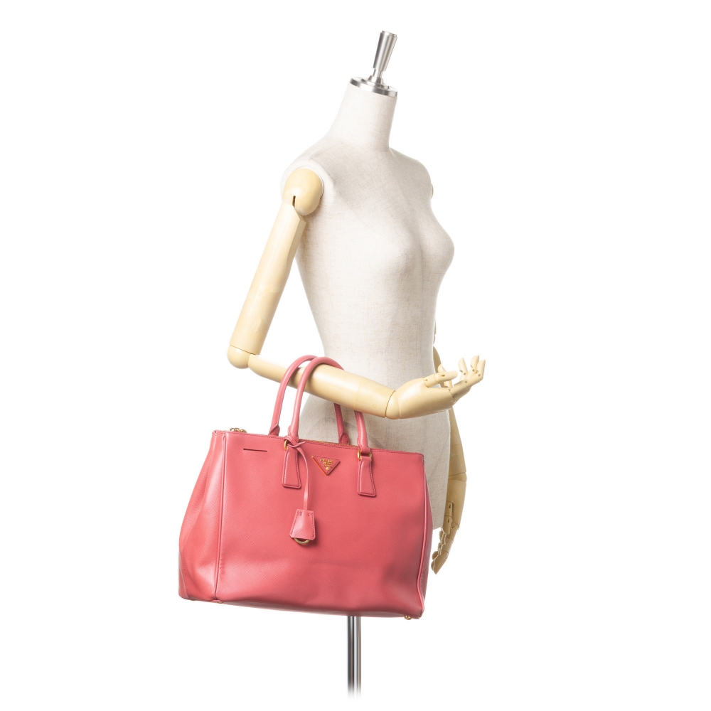 Prada Vintage - Large Saffiano Lux Galleria Double Zip Tote Bag - Pink
