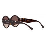 Valentino - Occhiale da Sole Tondo in Acetato con Stud - Marrone - Valentino Eyewear