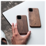Woodcessories - Cover in Legno di Noce e Kevlar - iPhone 11 - Cover in Legno - Eco Case - Ultra Slim - Collezione Kevlar
