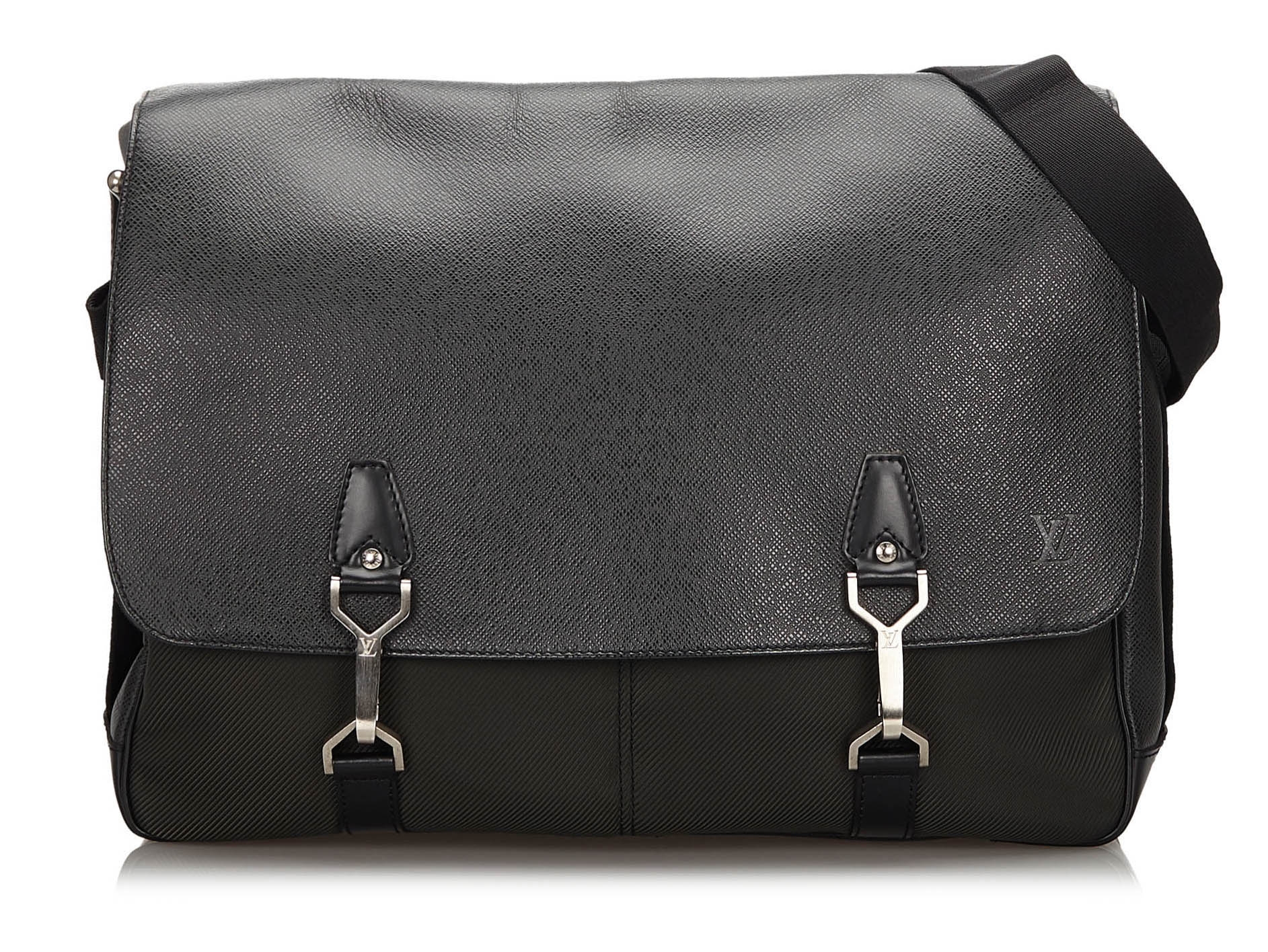 Louis Vuitton Taiga Dersou Messenger Bag - Green Shoulder Bags