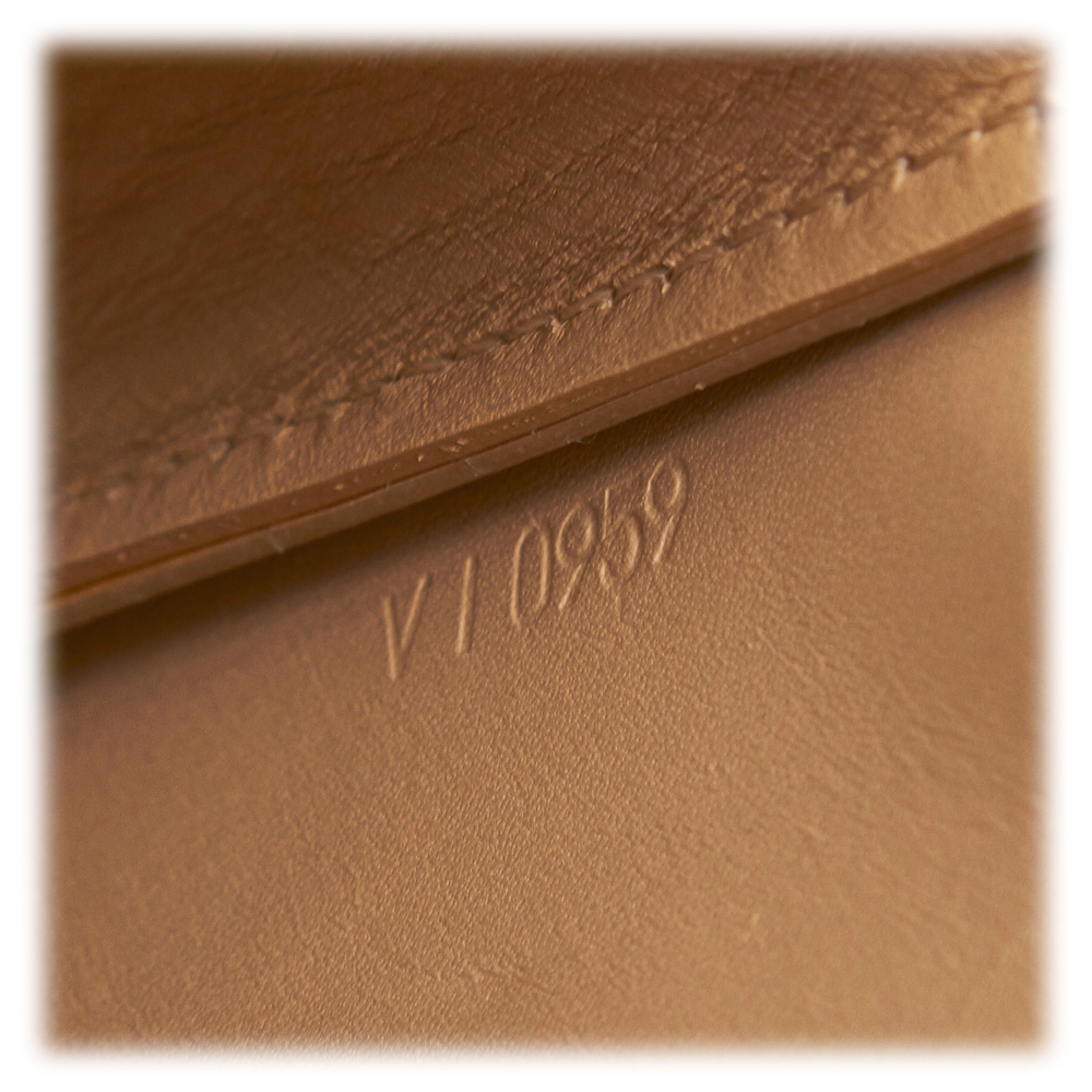 Louis Vuitton Vintage - Vernis Lexington Fleurs Pochette - Beige - Vernis  Leather Handbag - Luxury High Quality - Avvenice