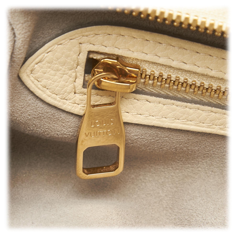 Louis Vuitton Poudre Mahina Leather Stellar PM Bag Louis Vuitton