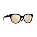 Chanel - Occhiali a Farfalla da Sole - Nero Oro Specchiato - Chanel Eyewear