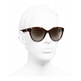 Chanel - Occhiali a Farfalla da Sole - Tartaruga Scuro Marrone - Chanel Eyewear