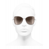 Chanel - Occhiali a Farfalla da Sole - Argento Scuro Marrone - Chanel Eyewear