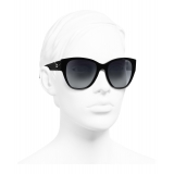 Chanel - Occhiali a Farfalla da Sole - Nero Grigio - Chanel Eyewear