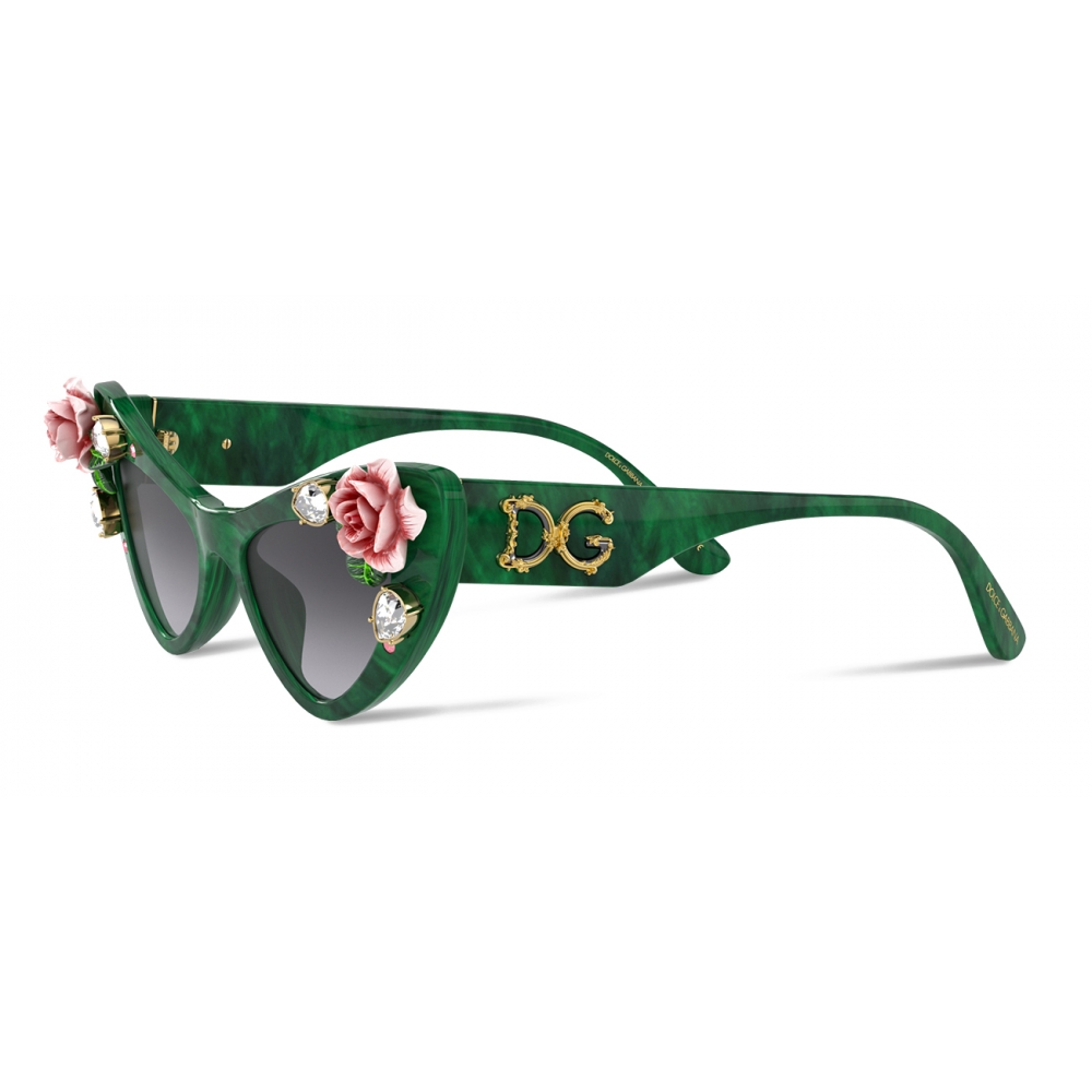 Игра зеленые очки. Sunglasses Dolce Gabbana Green. Зеленые очки Dolce Gabbana. Dolce Gabbana очки кошачий глаз. Очки Dolce Gabbana с розами.