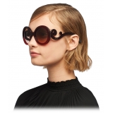 Prada - Prada Minimal Baroque - Round Sunglasses - Scarlet Ruby Nuances - Sunglasses - Prada Eyewear