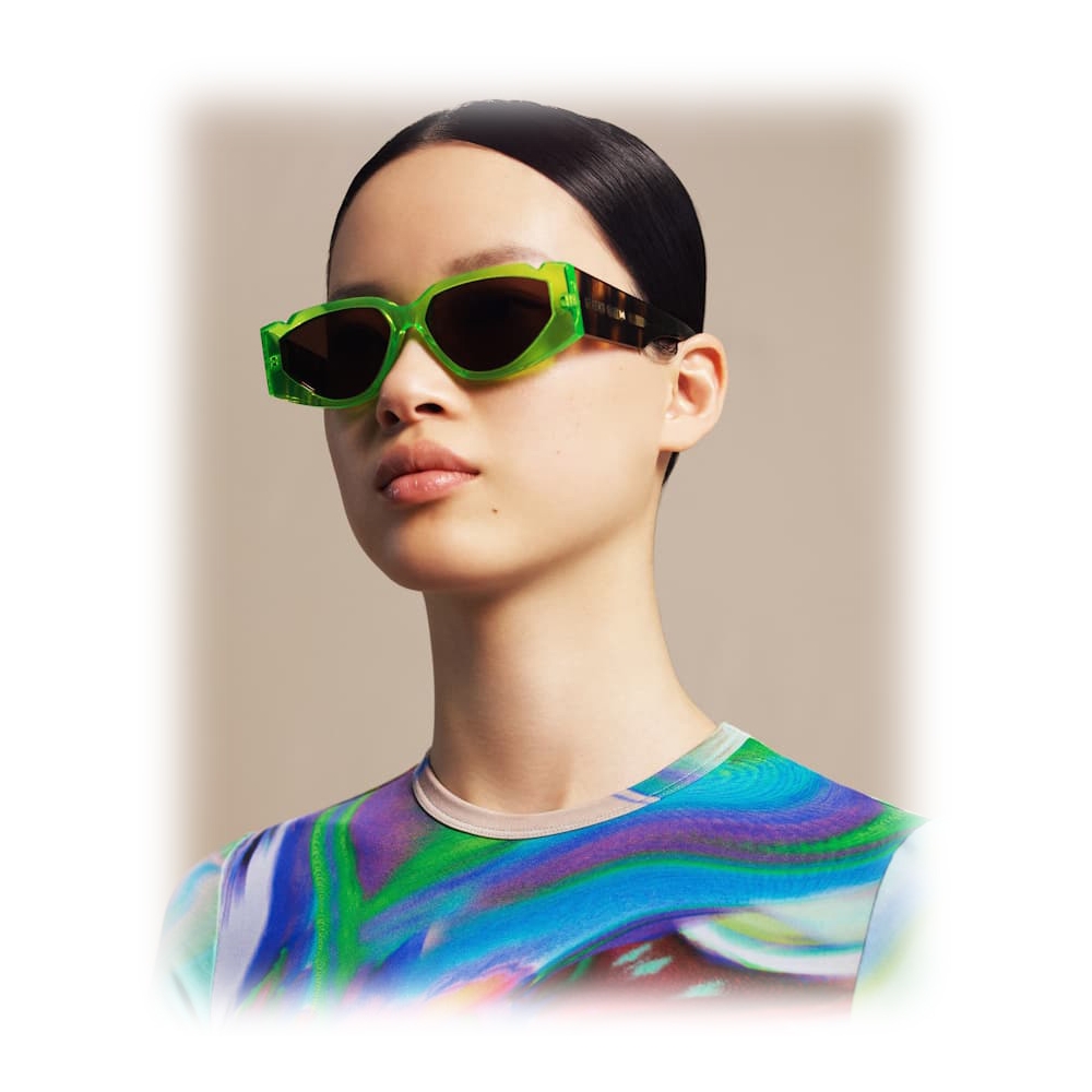 Fenty - Off Record Sunglasses - Acid Green - Sunglasses - Rihanna Official  - Fenty Eyewear - Avvenice