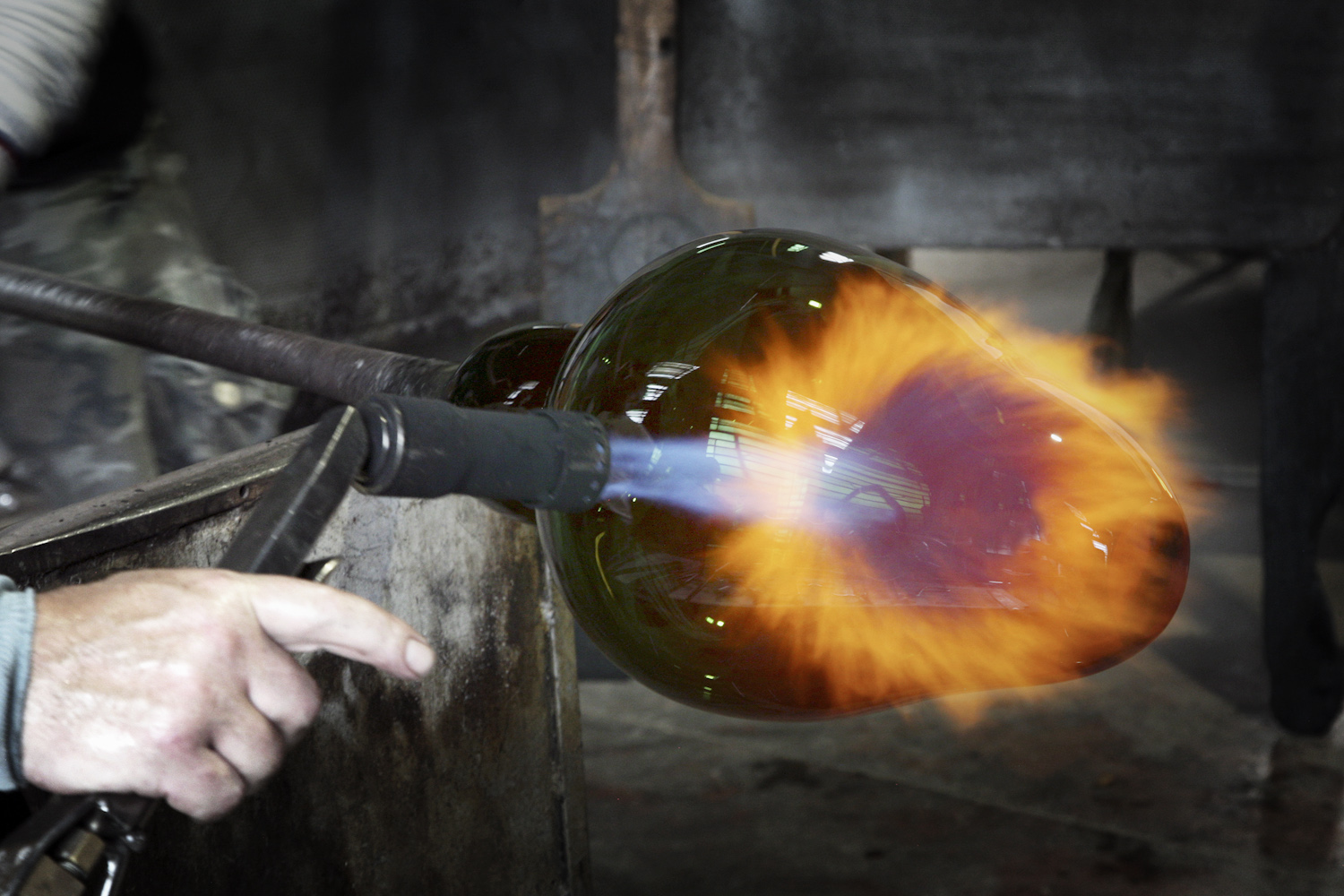 Tecnica di lavorazione con foglia d'oro del vetro di Murano