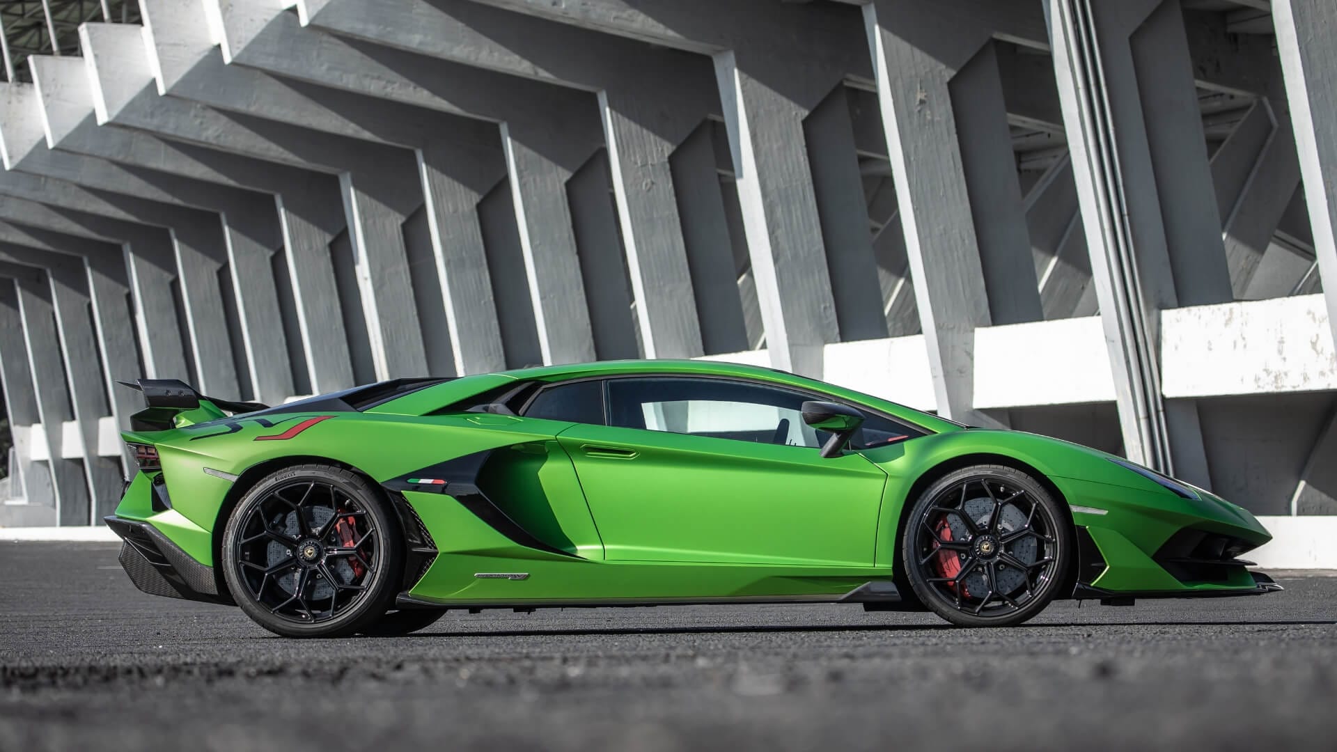 Automobili Lamborghini - Avvenice