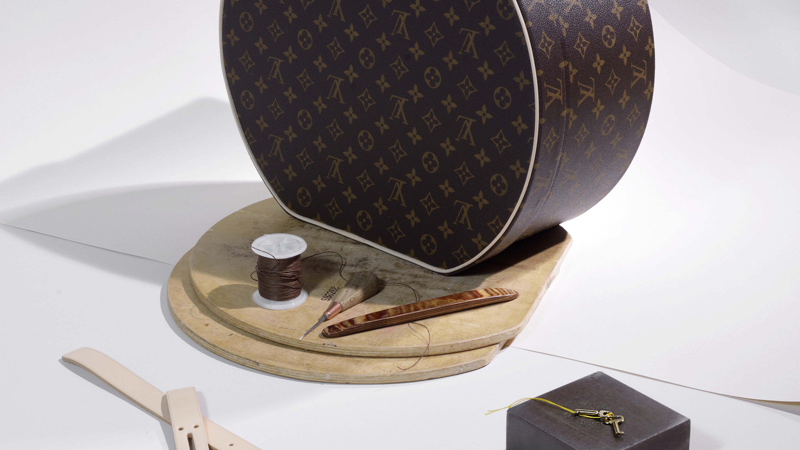 Louis Vuitton Vintage - Monogram Batignolles Vertical Bag - Brown - Canvas  and Leather Handbag - Luxury High Quality - Avvenice